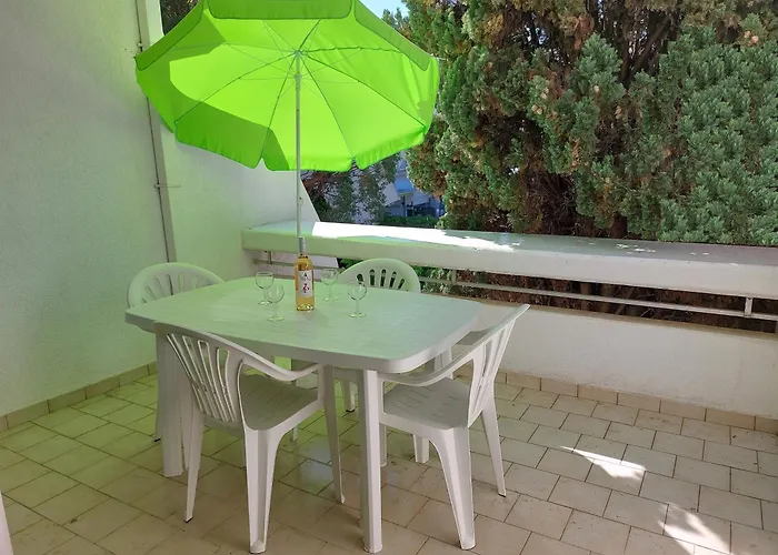 Joli Piscine Cat Climatise Λα Γκραντ-Μοτ